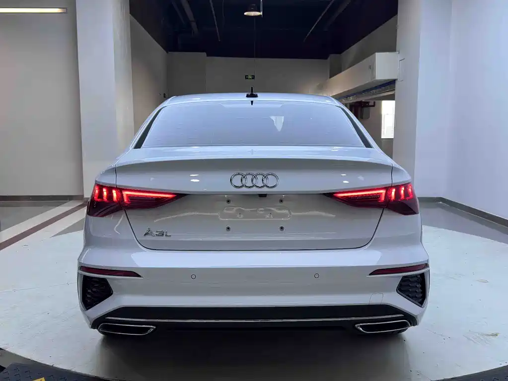 Audi A3 2024 — фото 11