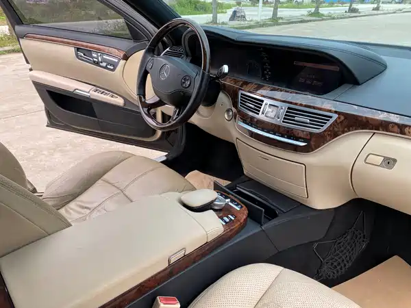Mercedes-Benz S-Class 2004