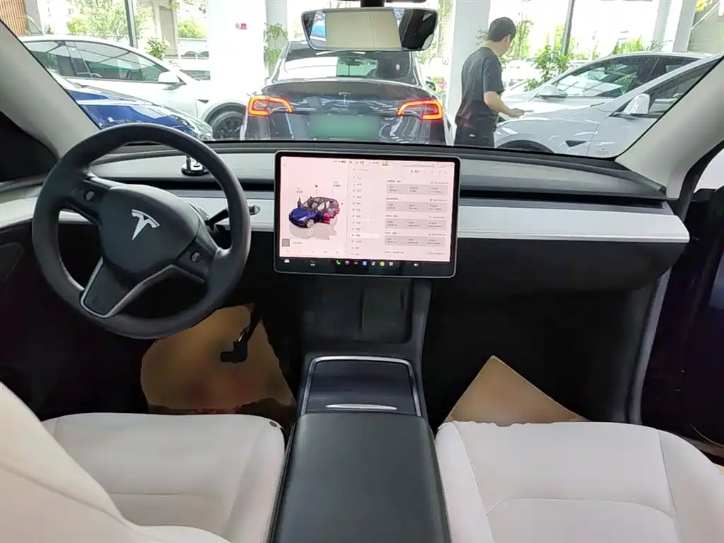 Tesla Model Y 2023 — фото 10