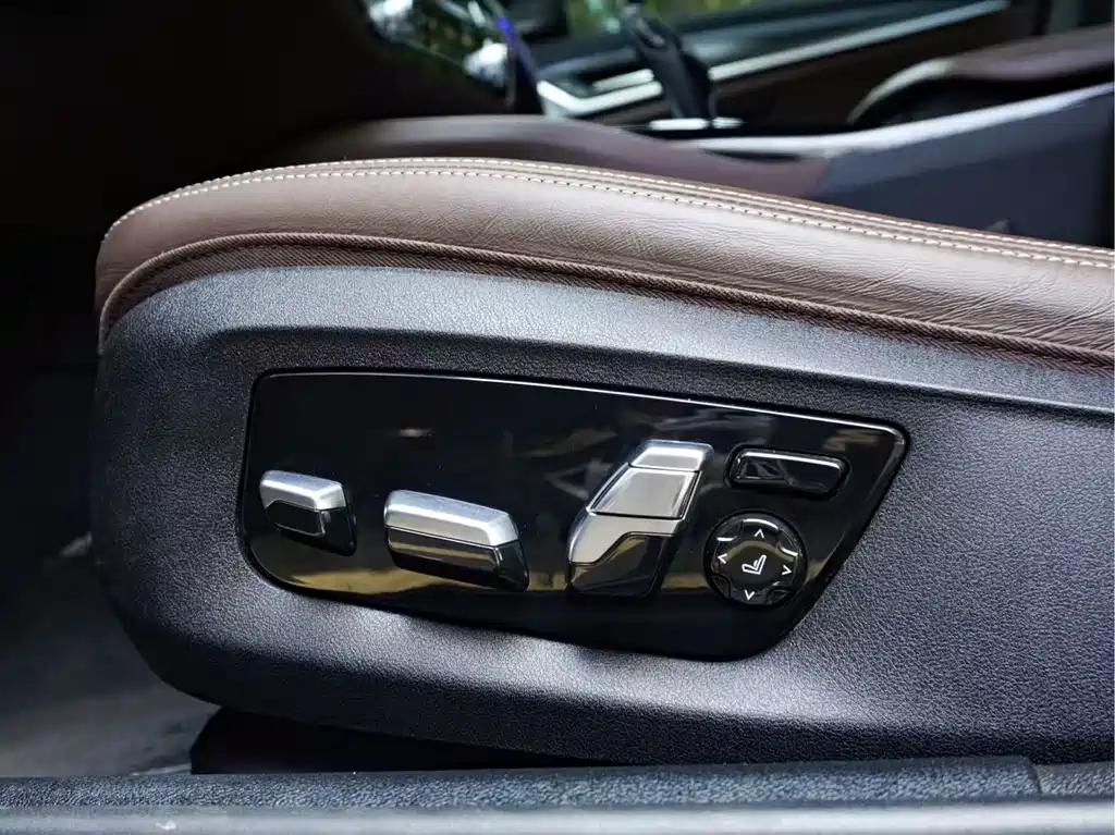 BMW 5 Series 2022 — фото 26