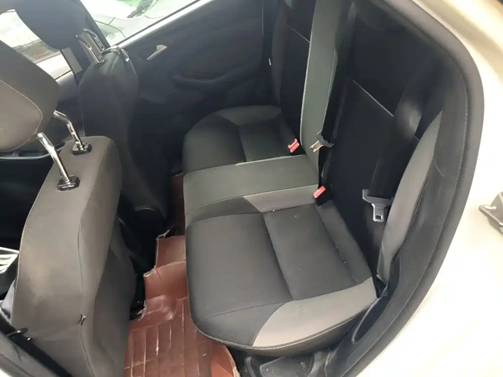 Ford Focus 2015 — фото 17