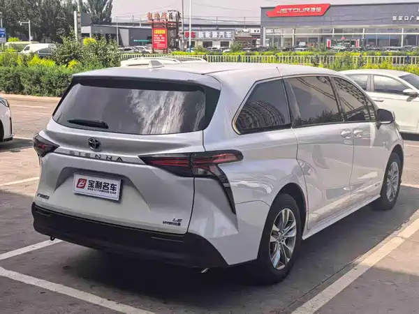 Toyota Sienna 2023