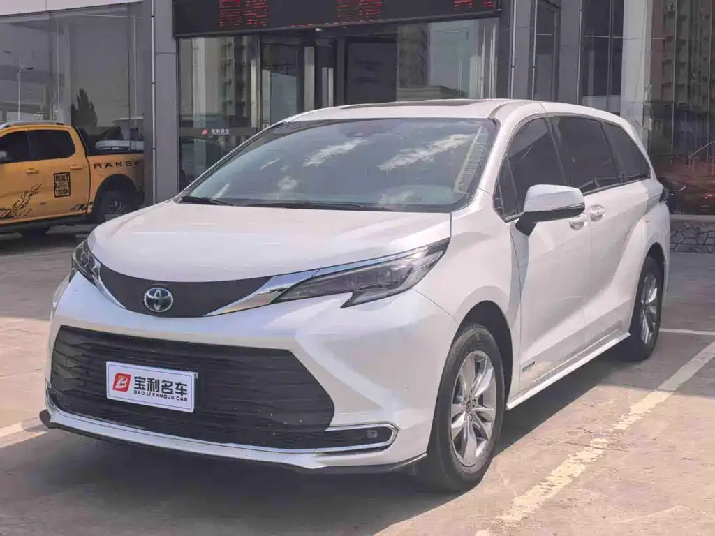 Toyota Sienna 2023