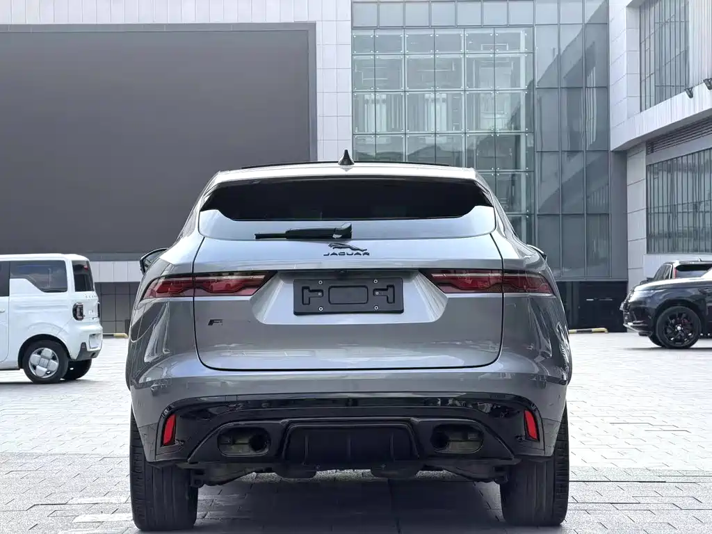 Jaguar F-PACE 2023 — фото 11