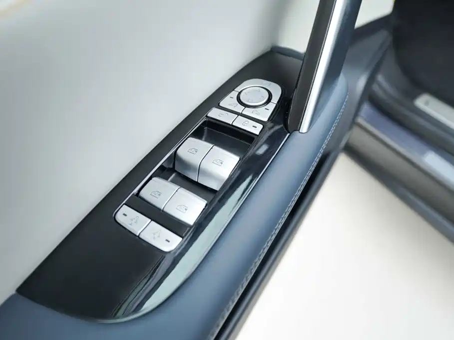BYD Tang New Energy 2023 — фото 10