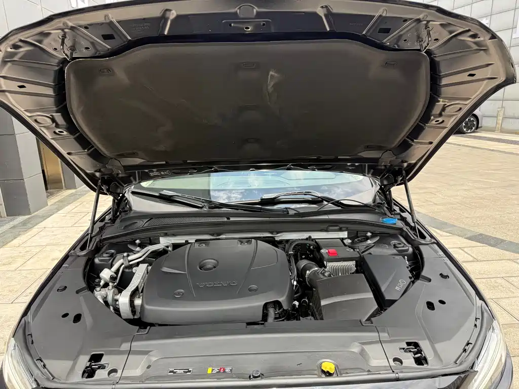 Volvo S90 2018 — фото 11