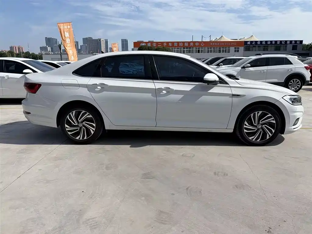 Volkswagen Sagitar 2022