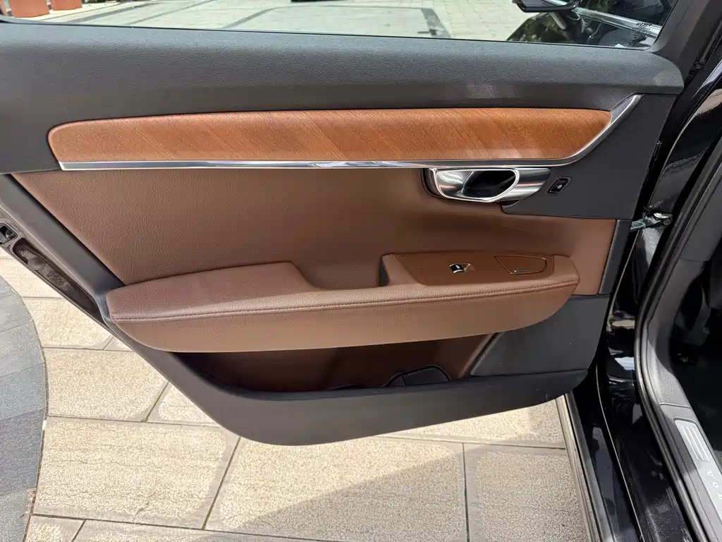 Volvo S90 2018 — фото 30