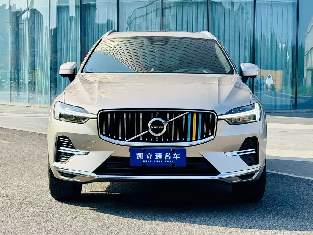 Volvo XC60 2023 — фото 2