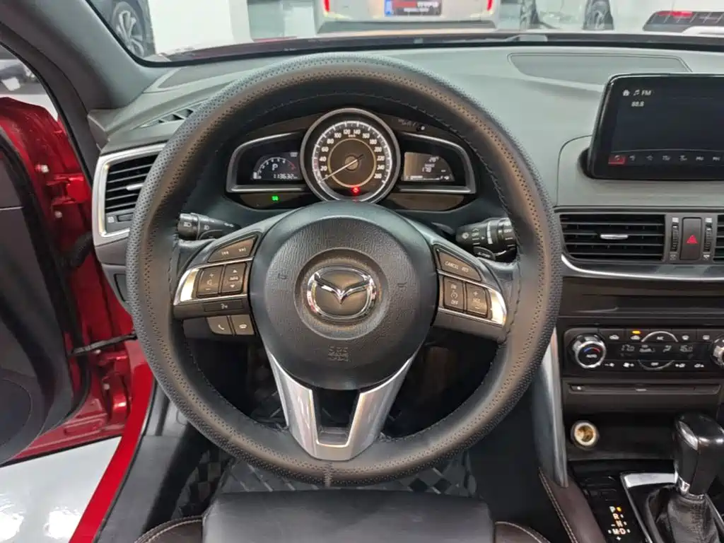 Mazda CX-4 2016 — фото 11