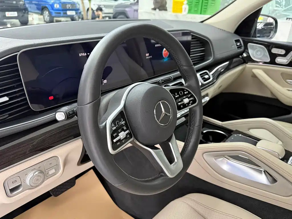 Mercedes-Benz GLE 2019 — фото 19