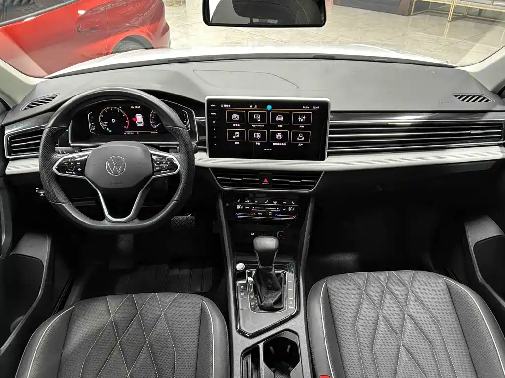Volkswagen Tiguan L 2022 — фото 2