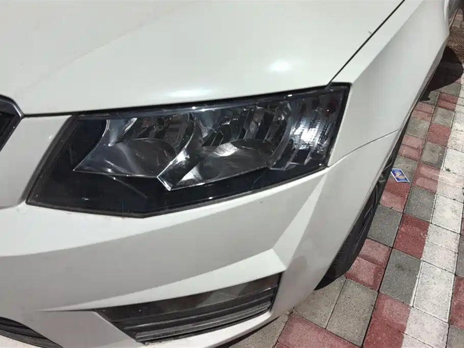 Skoda Octavia 2016 — фото 5