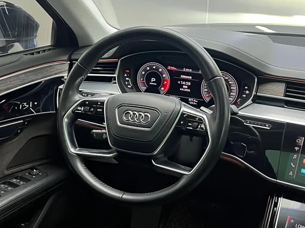 Audi A8 2020 — фото 24