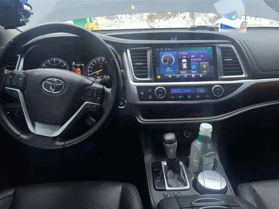 Toyota Highlander 2018 — фото 15