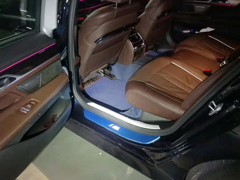 BMW 7 Series 2021 — фото 11