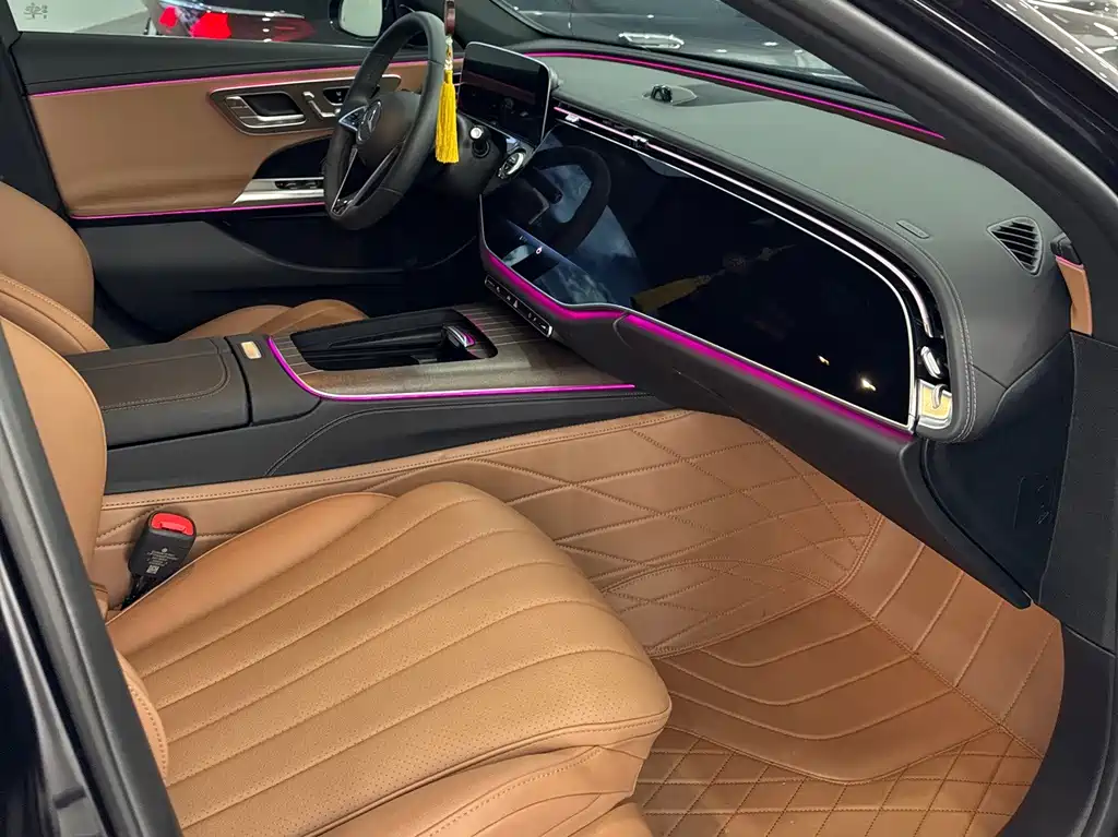 Mercedes-Benz E-Class 2025 — фото 12
