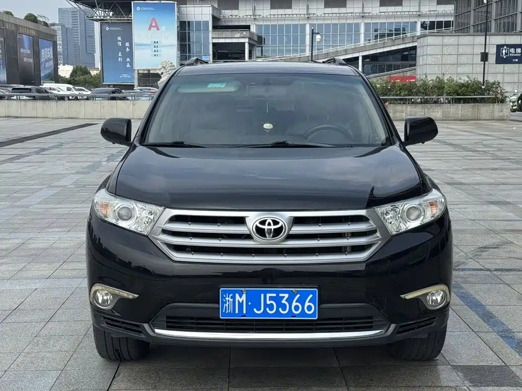 Toyota Highlander 2014 — фото 2