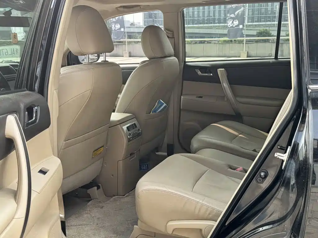 Toyota Highlander 2014 — фото 15