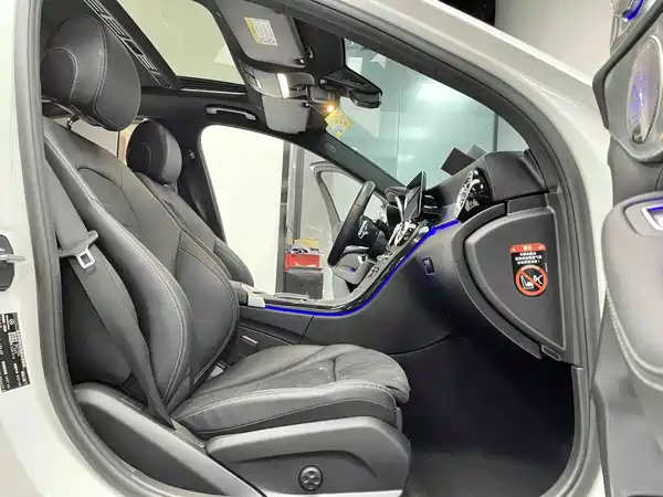 Mercedes-Benz C-Class 2021