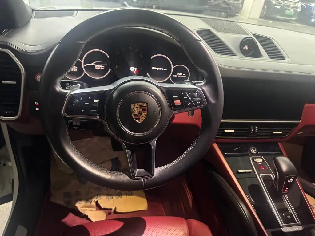 Porsche Cayenne 2019 — фото 10