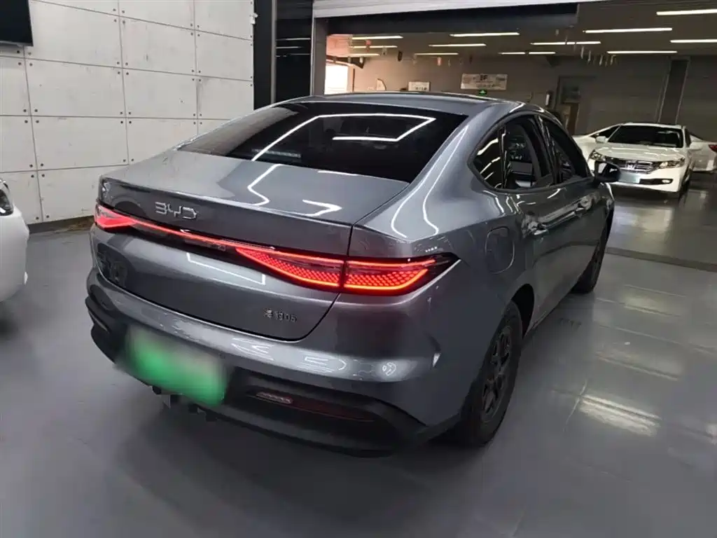 BYD Seal 05 DM-i 2026 — фото 7
