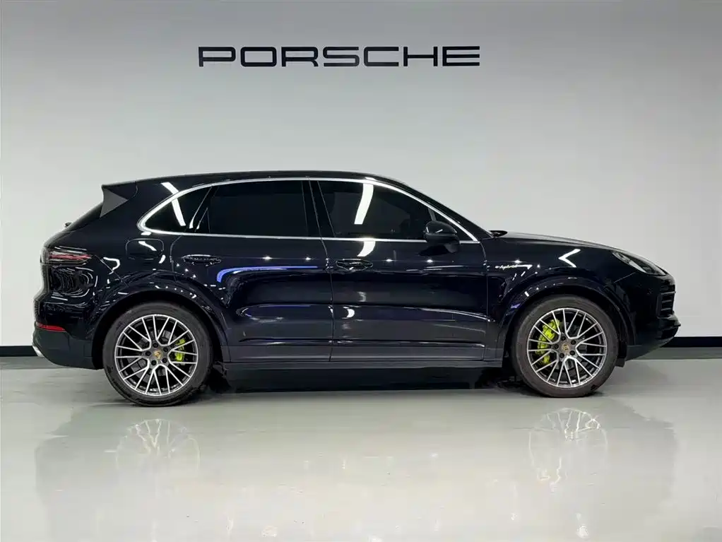 Porsche Cayenne Hybrid 2022 — фото 5