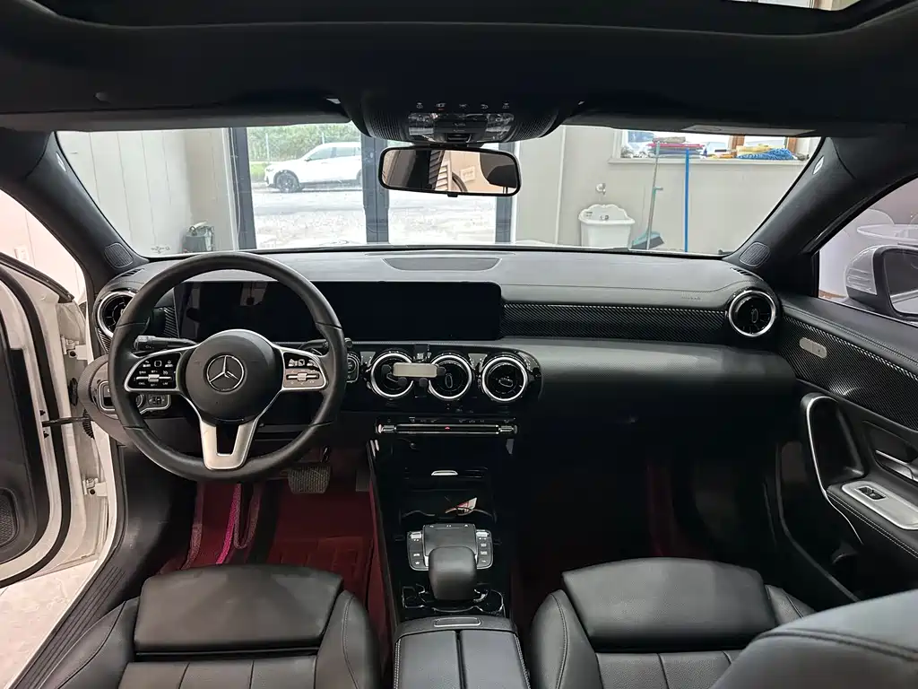 Mercedes-Benz A-Class 2022 — фото 10