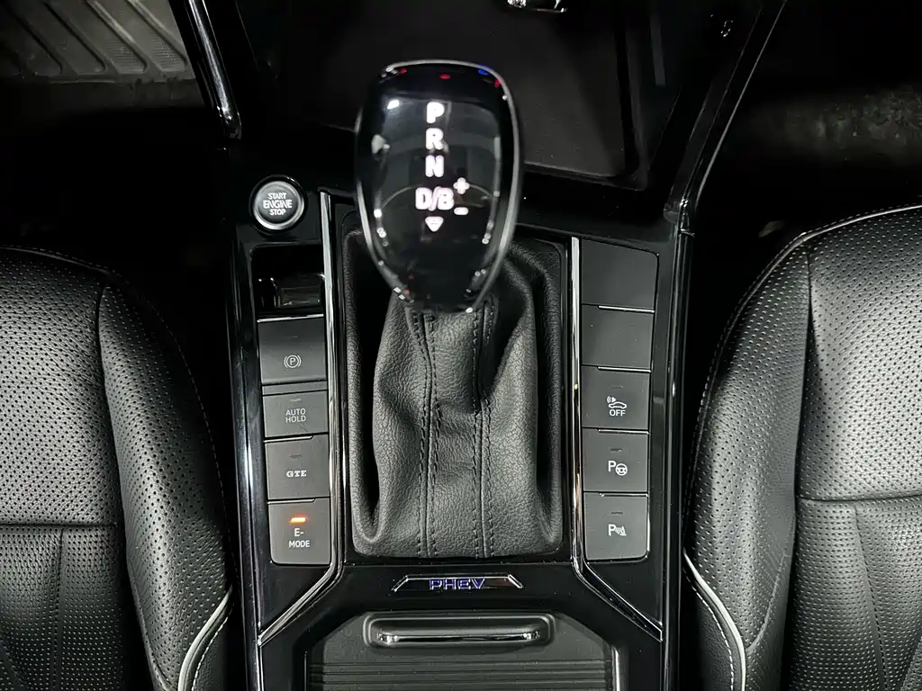 Volkswagen Passat New Energy 2022 — фото 9