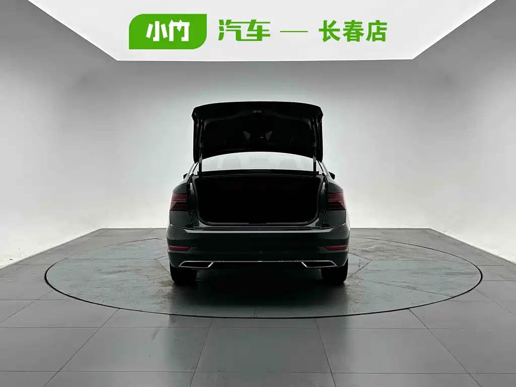 Volkswagen Sagitar 2022