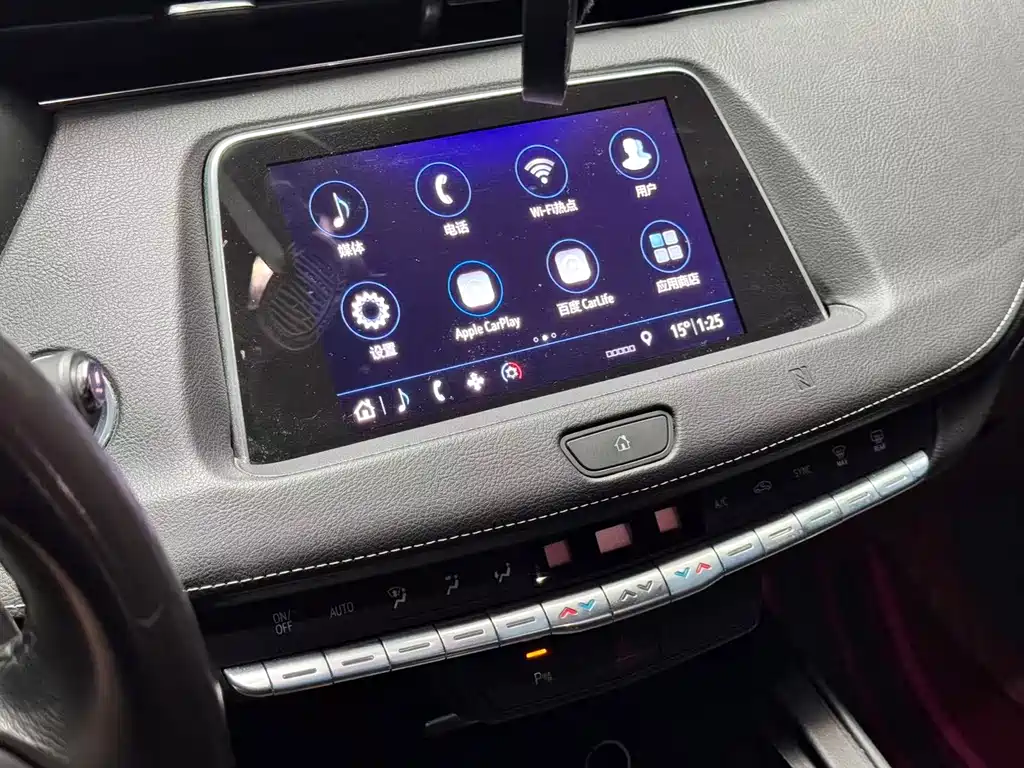 Cadillac XT4 2019 — фото 10