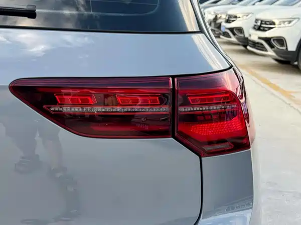 Volkswagen Golf 2023