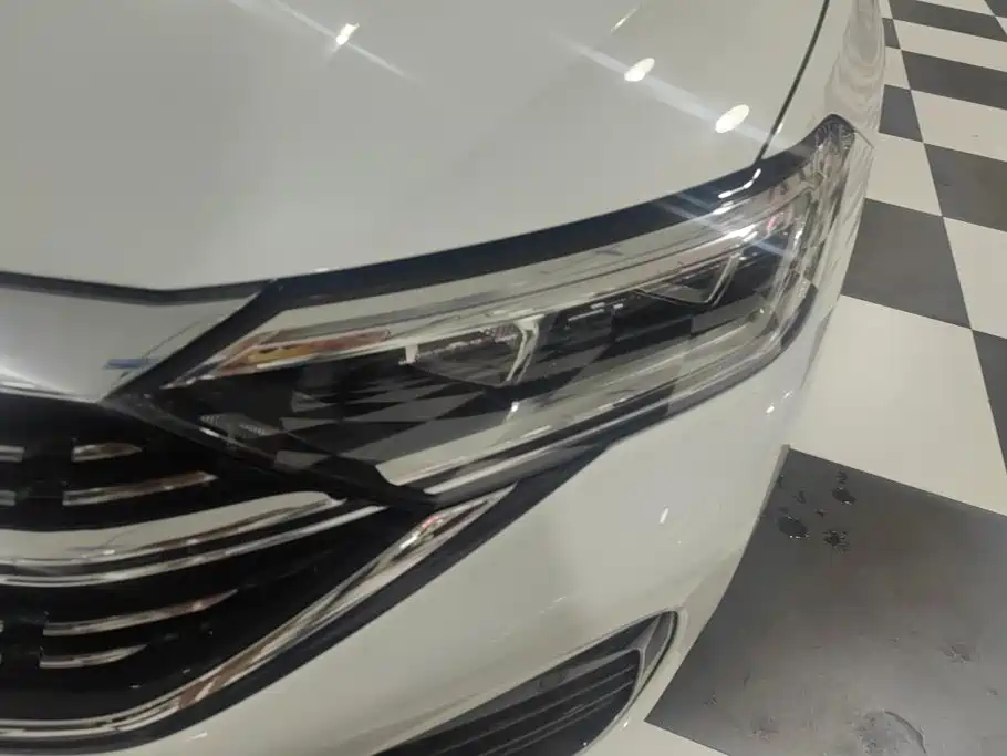 Volkswagen Sagitar 2022