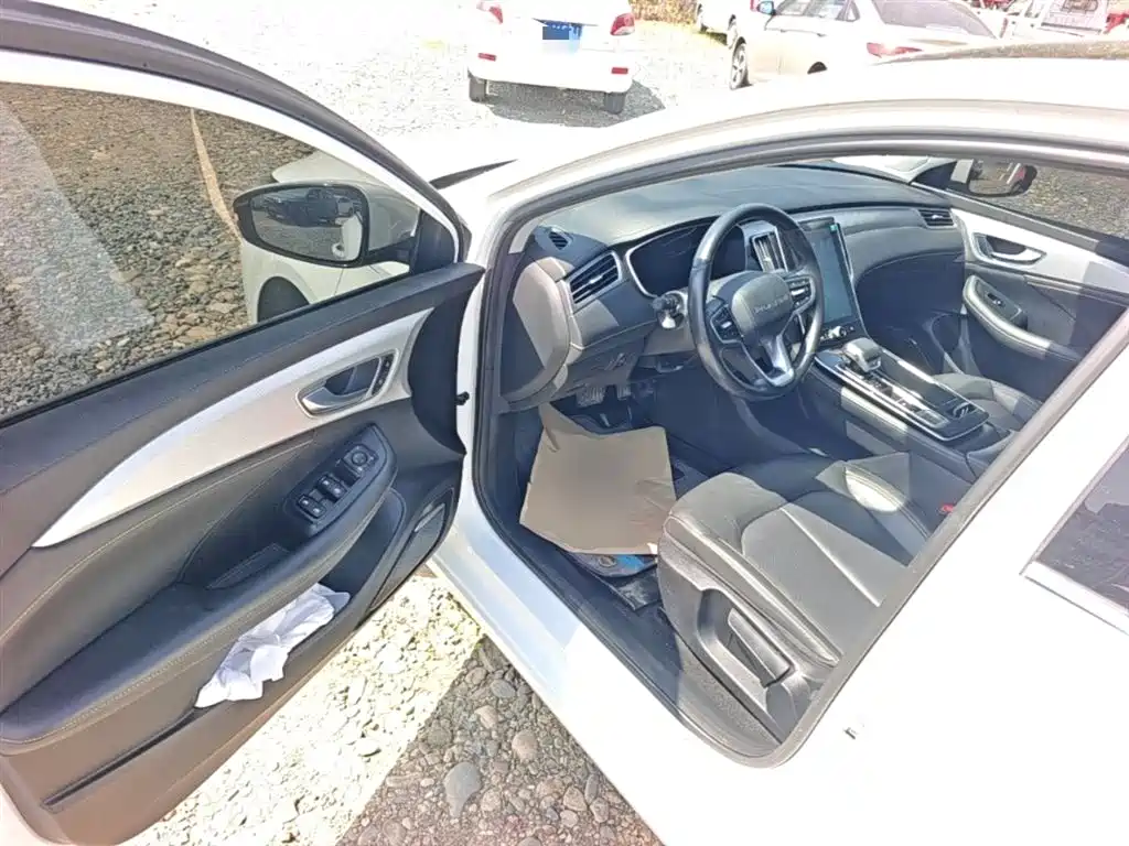 Roewe i6 MAX New Energy 2024 — фото 16