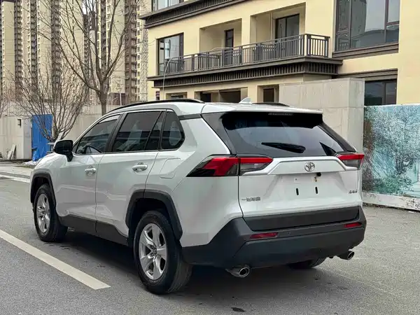 Toyota RAV4 2021