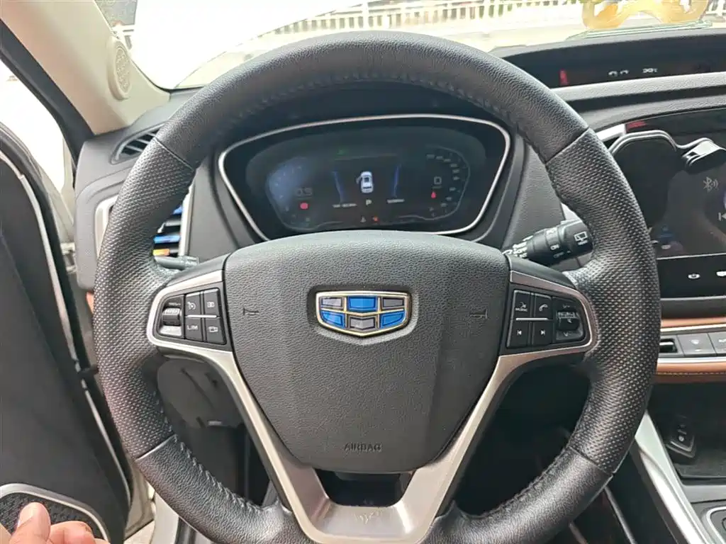 Geely Vision X6 2019 — фото 11
