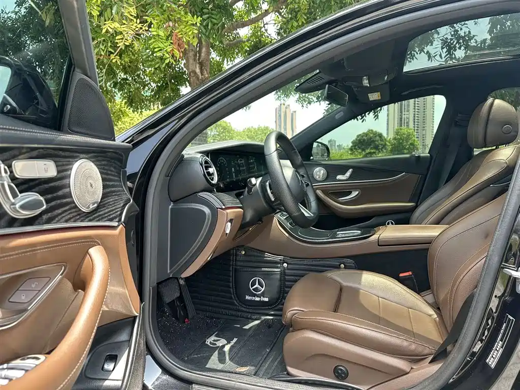 Mercedes-Benz E-Class 2022 — фото 4