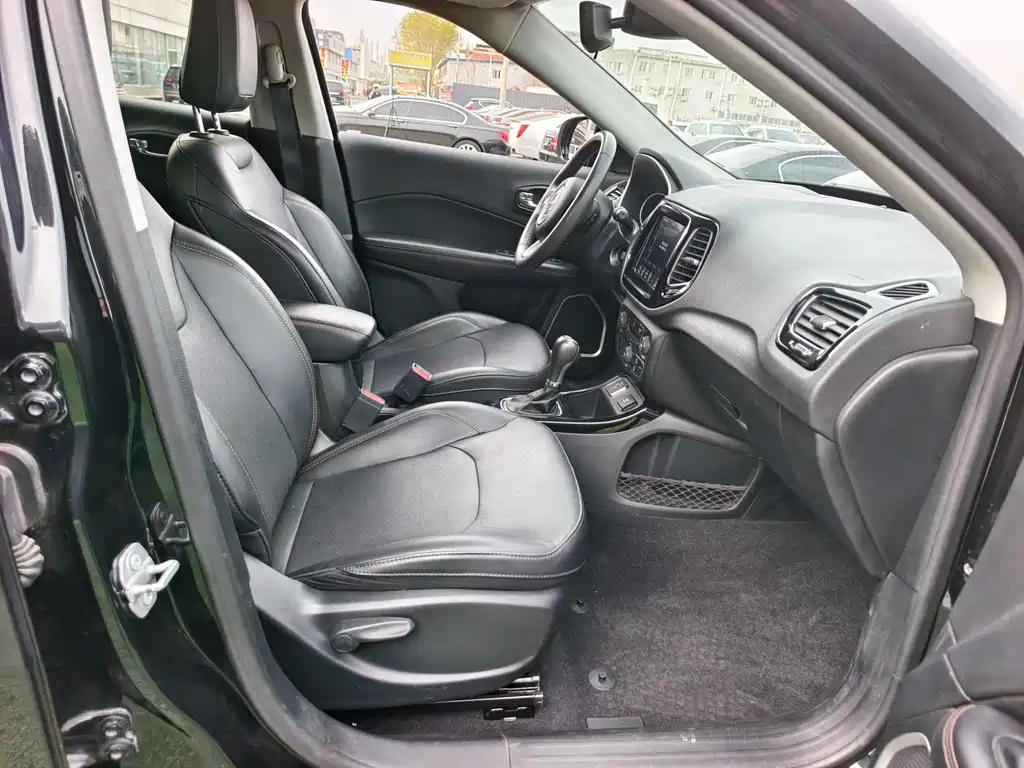 Jeep Compass 2020 — фото 16
