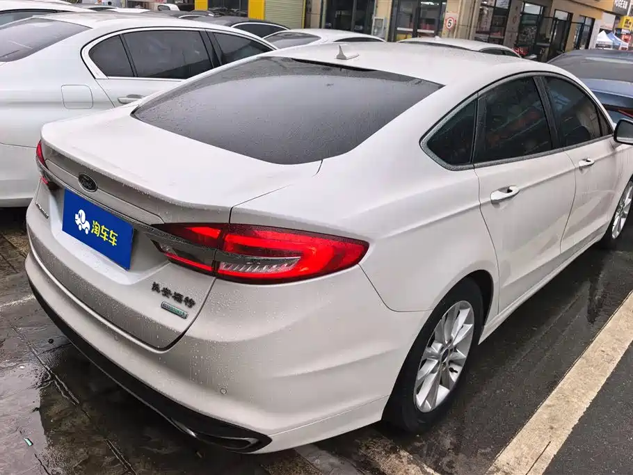 Ford Mondeo 2018 — фото 3