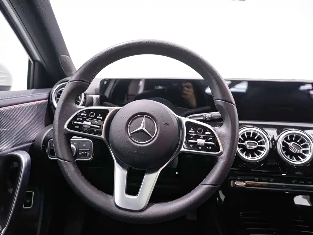 Mercedes-Benz A-Class 2021 — фото 19