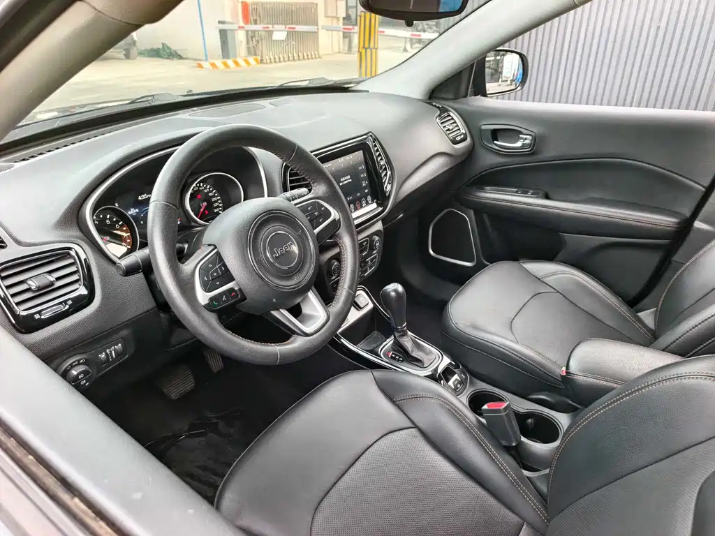 Jeep Compass 2020 — фото 7