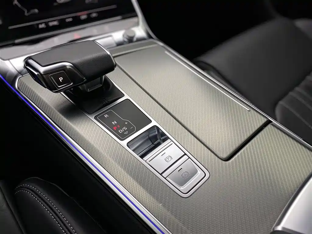 Audi A6L 2024 — фото 20