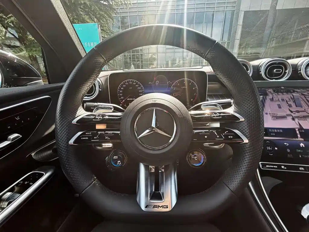 Mercedes-Benz GLC AMG 2025 — фото 16