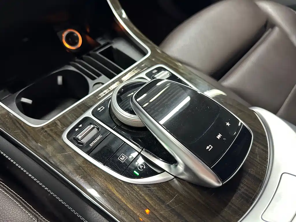 Mercedes-Benz GLC 2017 — фото 18