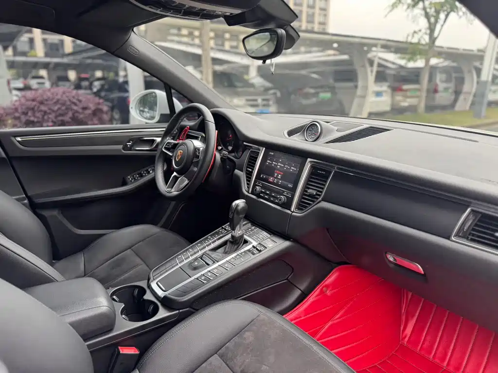 Porsche Macan 2016 — фото 19