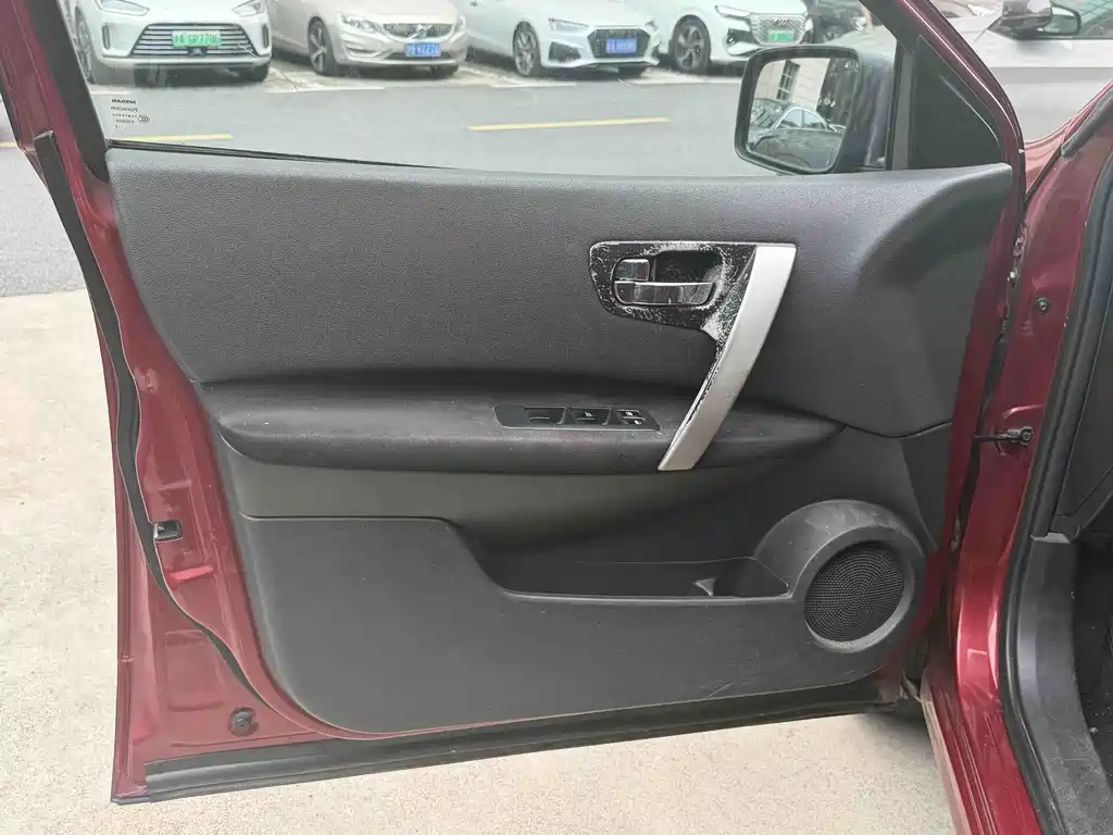 Nissan Qashqai 2012 — фото 14