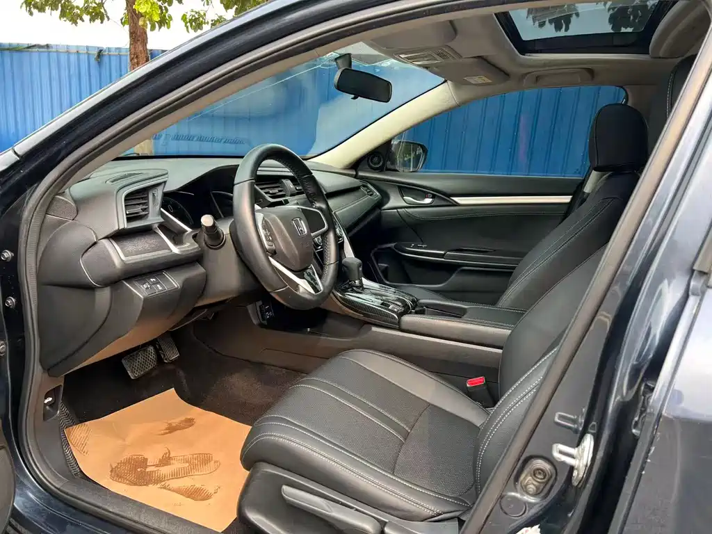 Honda Civic 2017 — фото 12