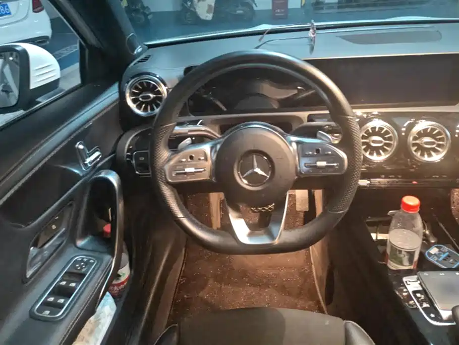 Mercedes-Benz A-Class 2019 — фото 15