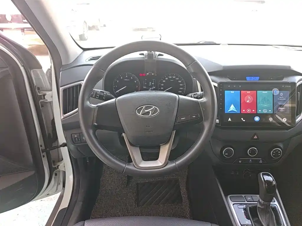 Hyundai ix25 2016 — фото 11