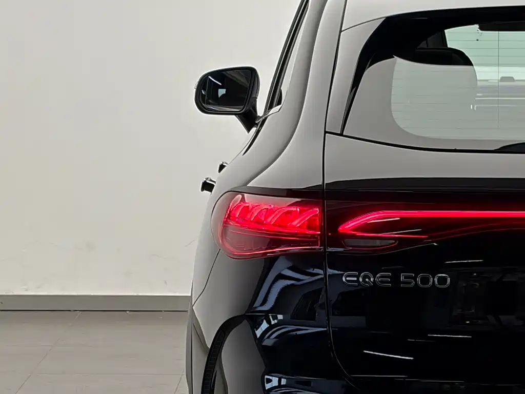 Mercedes-Benz EQE SUV 2025 — фото 21
